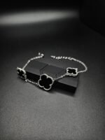 Éclipse Noir Clover Bracelet - Image 3